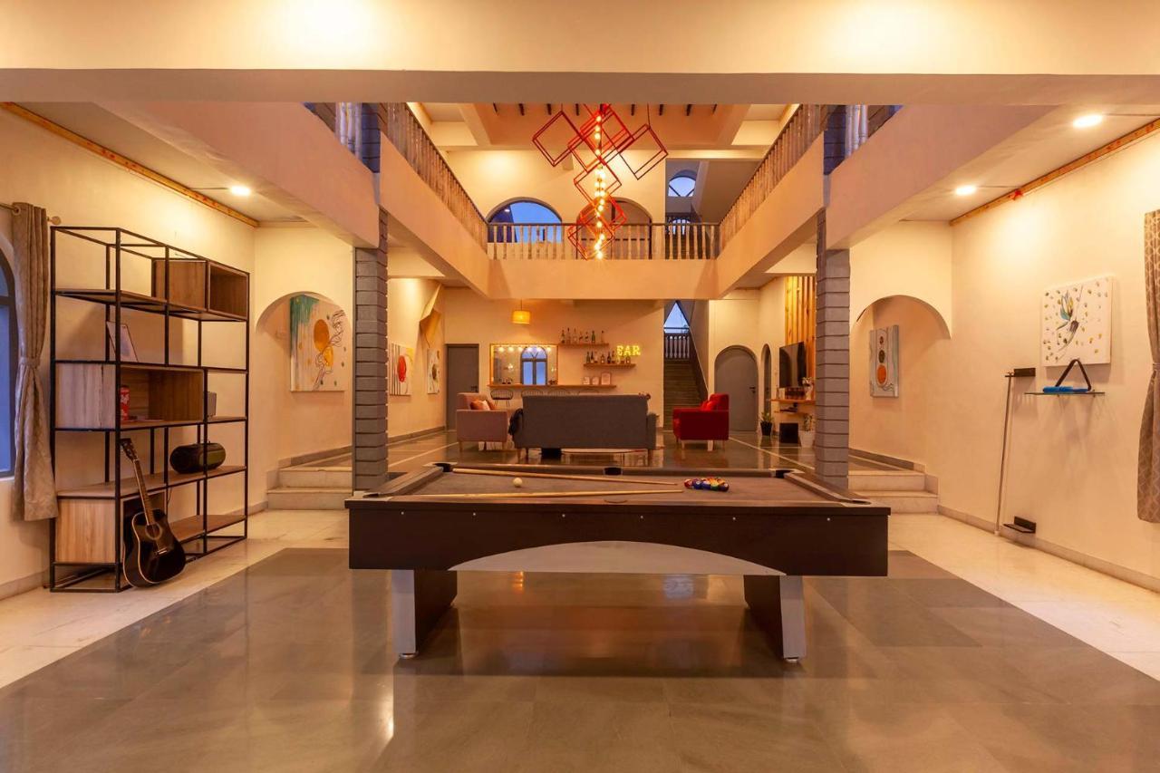 Grey Mosaics By Stayvista - Mountain-view In Vasai With Pool, Spacious Lawn & Terrace * Bombay