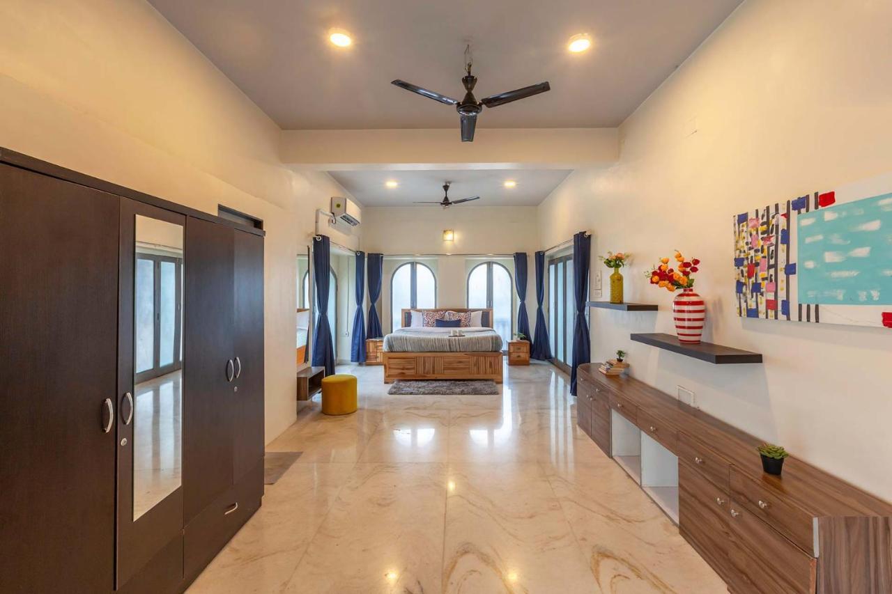 Grey Mosaics By Stayvista - Mountain-view In Vasai With Pool, Spacious Lawn & Terrace * Bombay