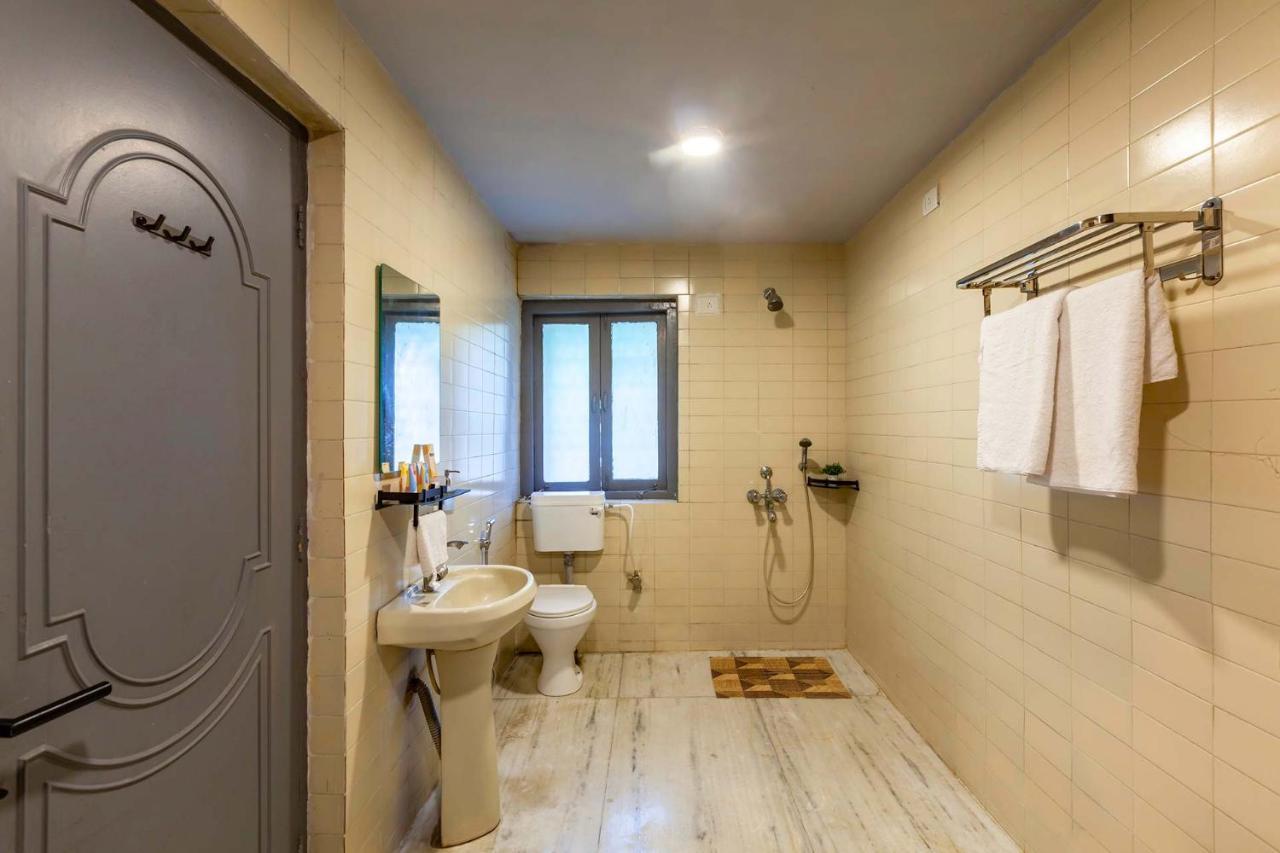 Grey Mosaics By Stayvista - Mountain-view In Vasai With Pool, Spacious Lawn & Terrace Villa Bombay